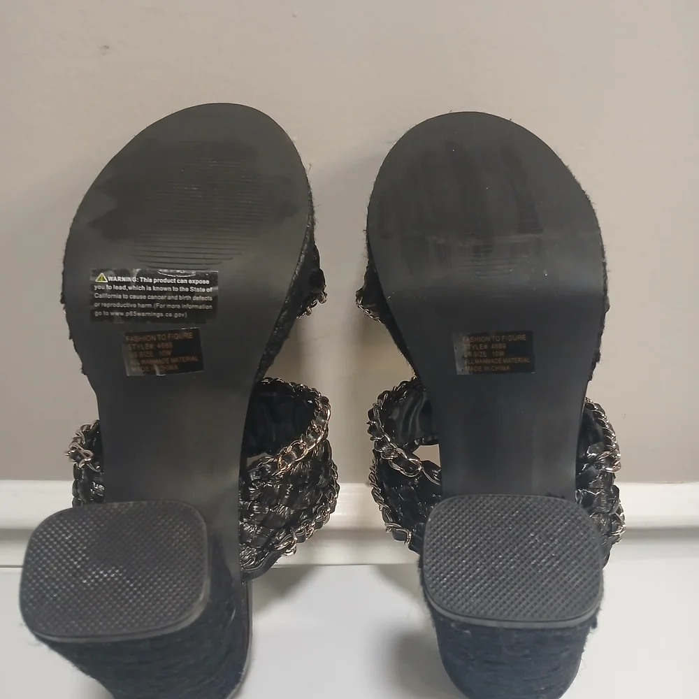 Black & Silver Chain Detail Platform Heels 10W NWOT